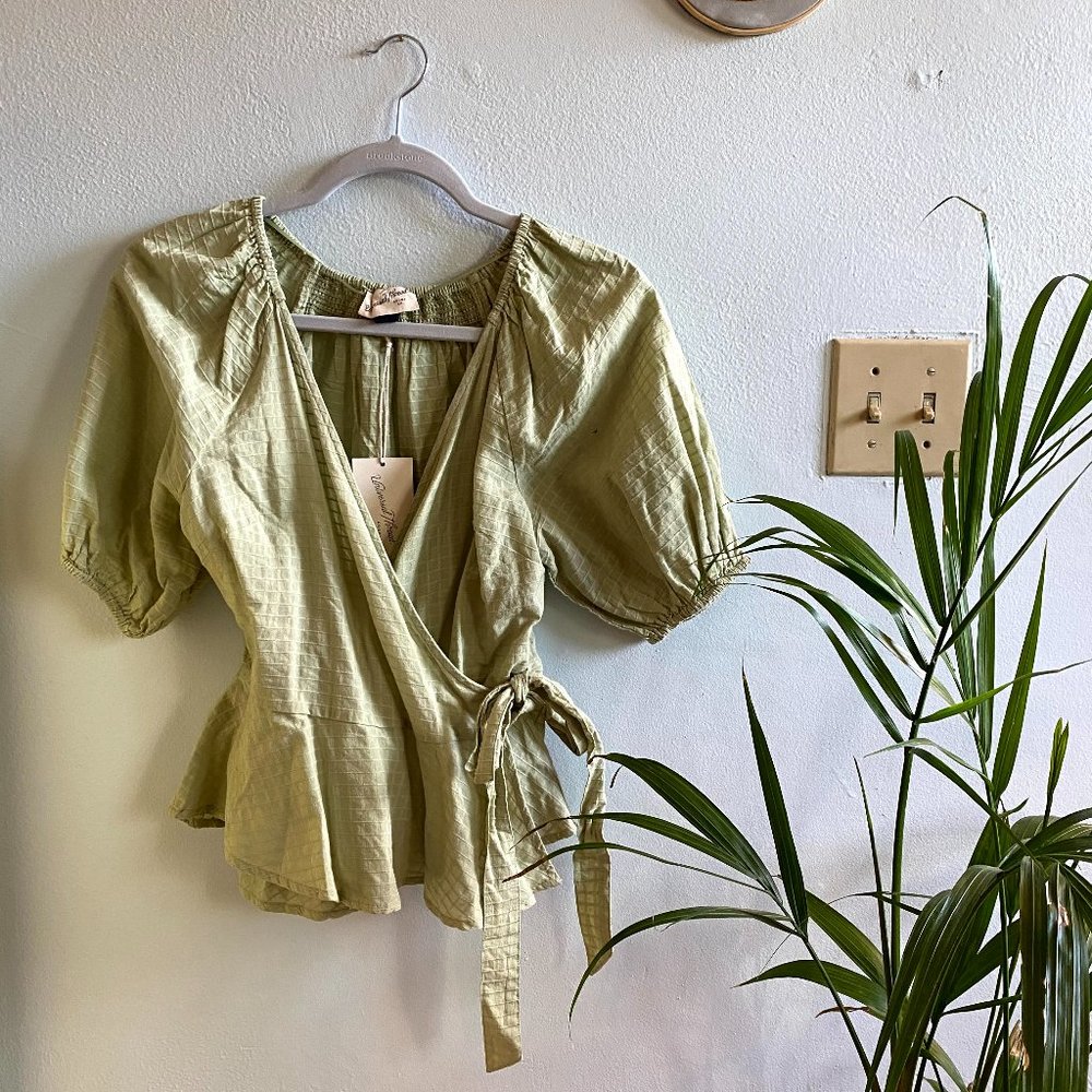 Universal Thread Wrap Top